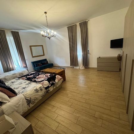 La Casa Di Sarah Aspetta Voi Apartamento Nápoles Exterior foto