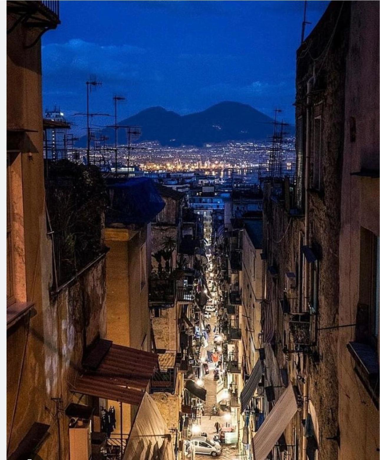 La Casa Di Sarah Aspetta Voi Apartamento Nápoles Exterior foto