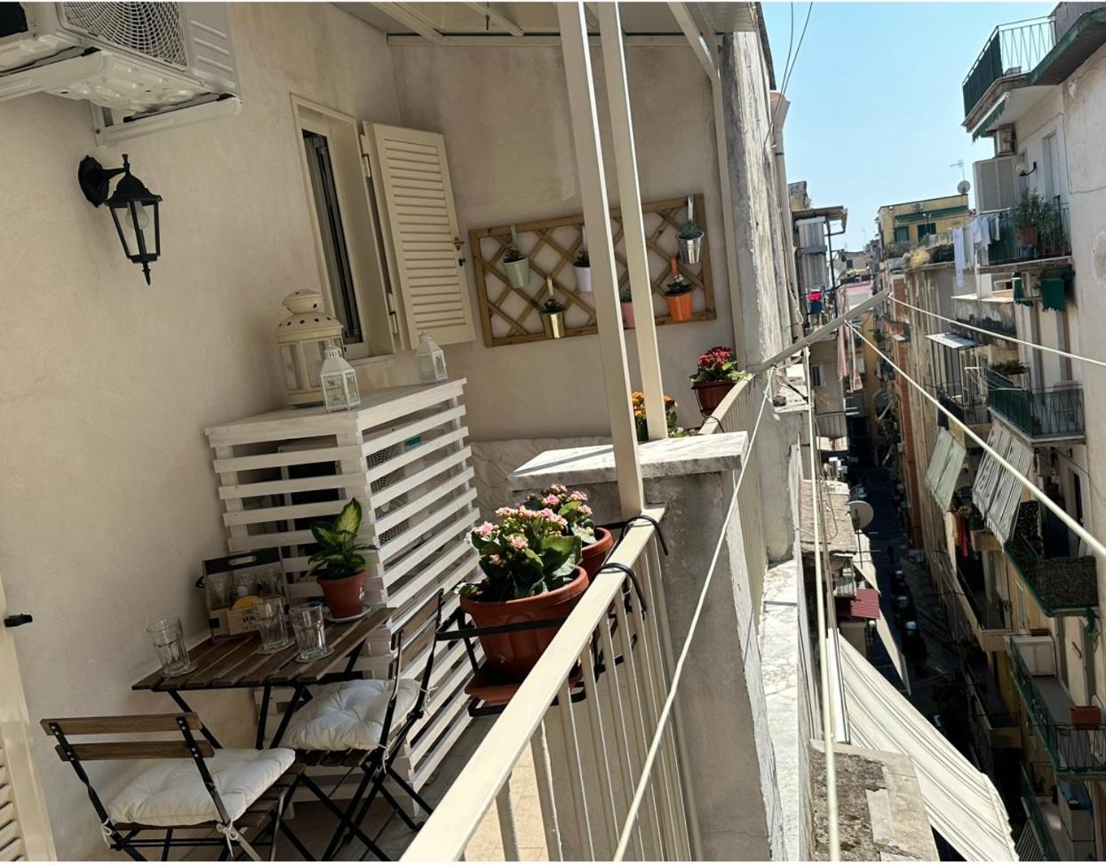 La Casa Di Sarah Aspetta Voi Apartamento Nápoles Exterior foto