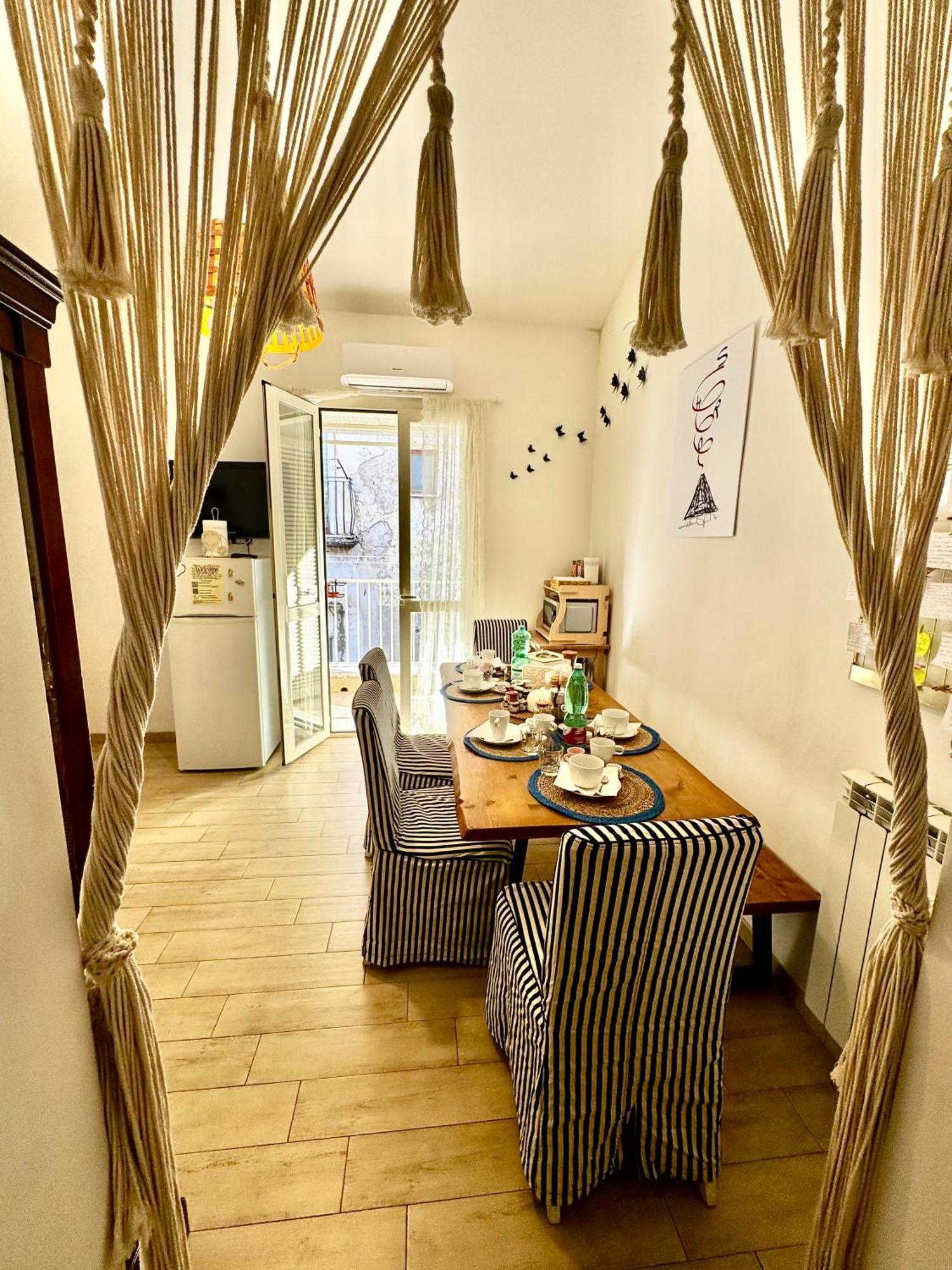 La Casa Di Sarah Aspetta Voi Apartamento Nápoles Exterior foto