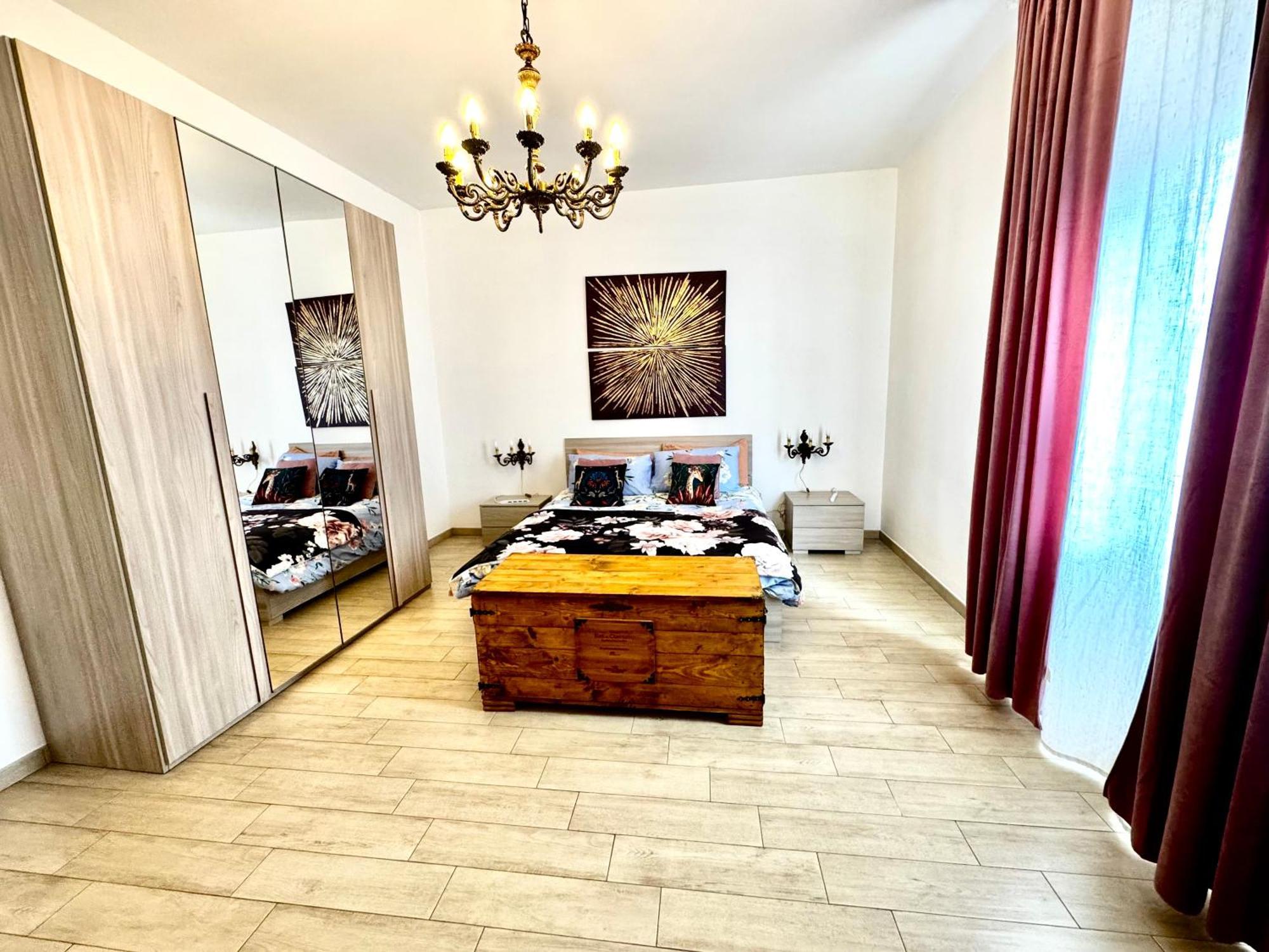 La Casa Di Sarah Aspetta Voi Apartamento Nápoles Exterior foto