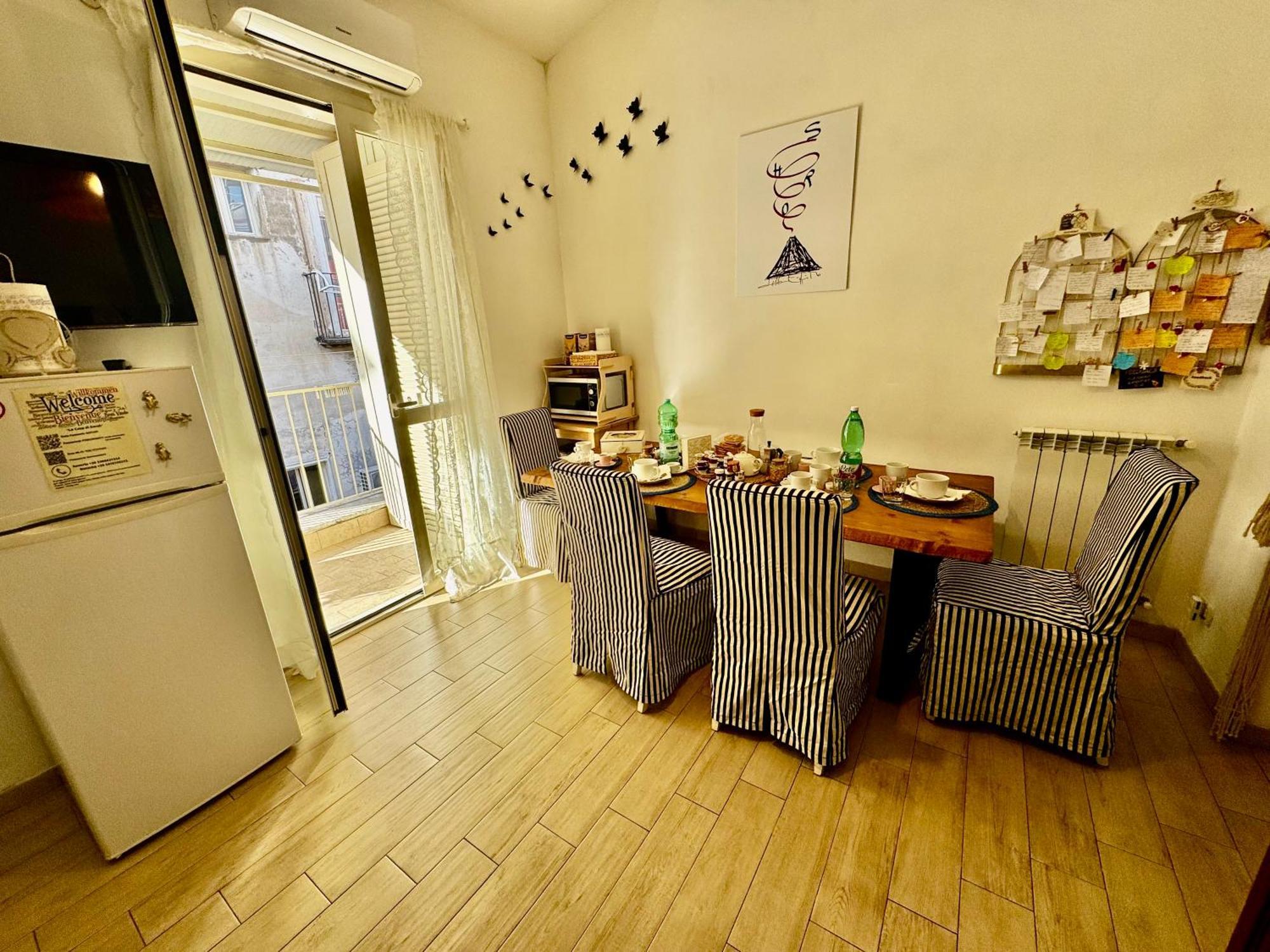 La Casa Di Sarah Aspetta Voi Apartamento Nápoles Exterior foto