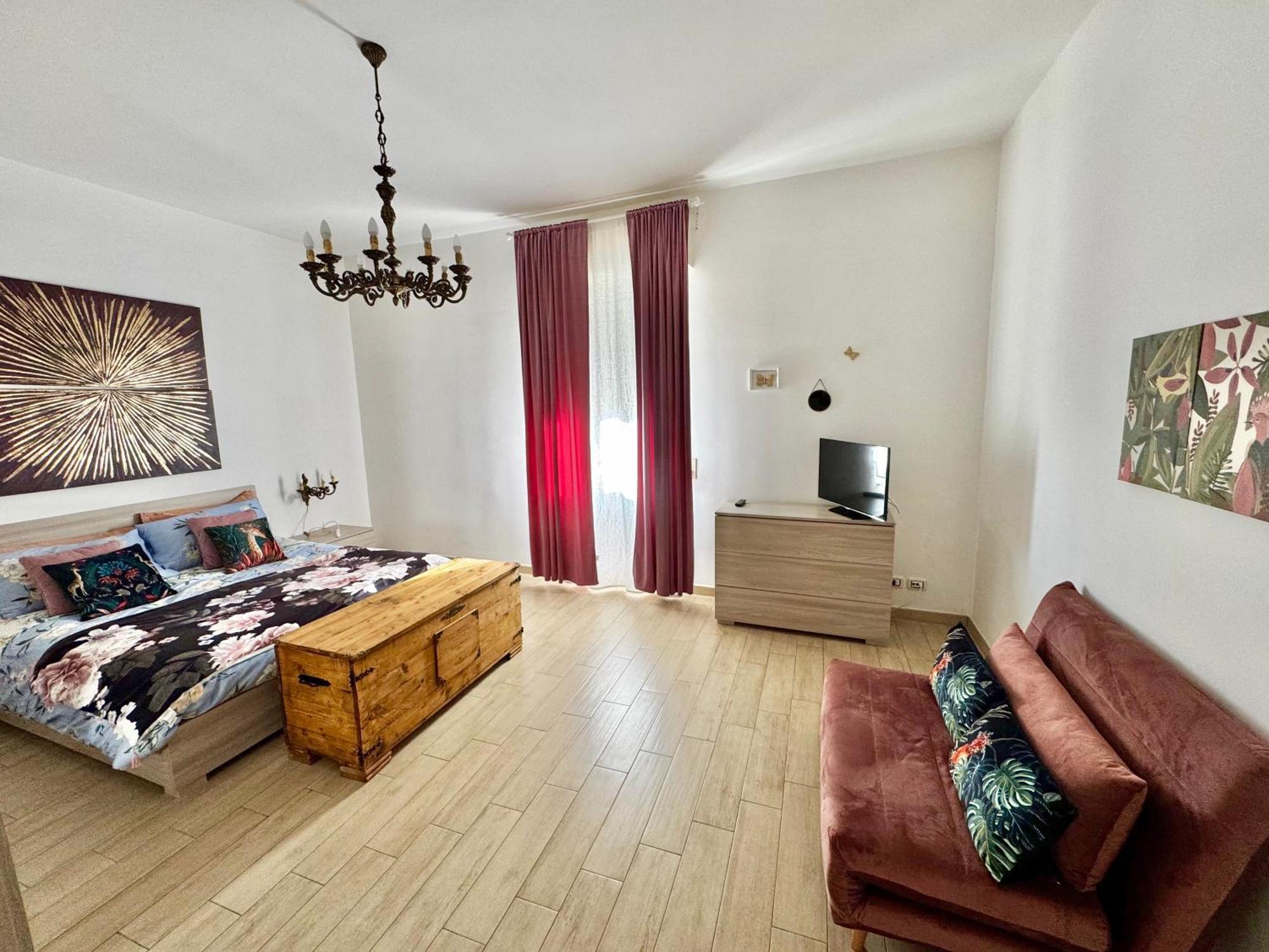 La Casa Di Sarah Aspetta Voi Apartamento Nápoles Exterior foto